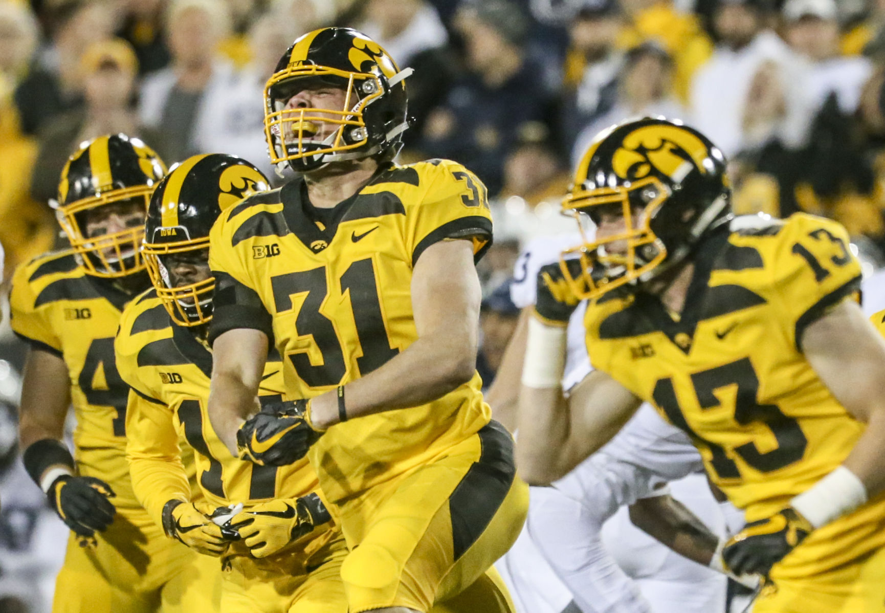 101219-qct-spt-jg-iowa-psu-fb-09.jpg
